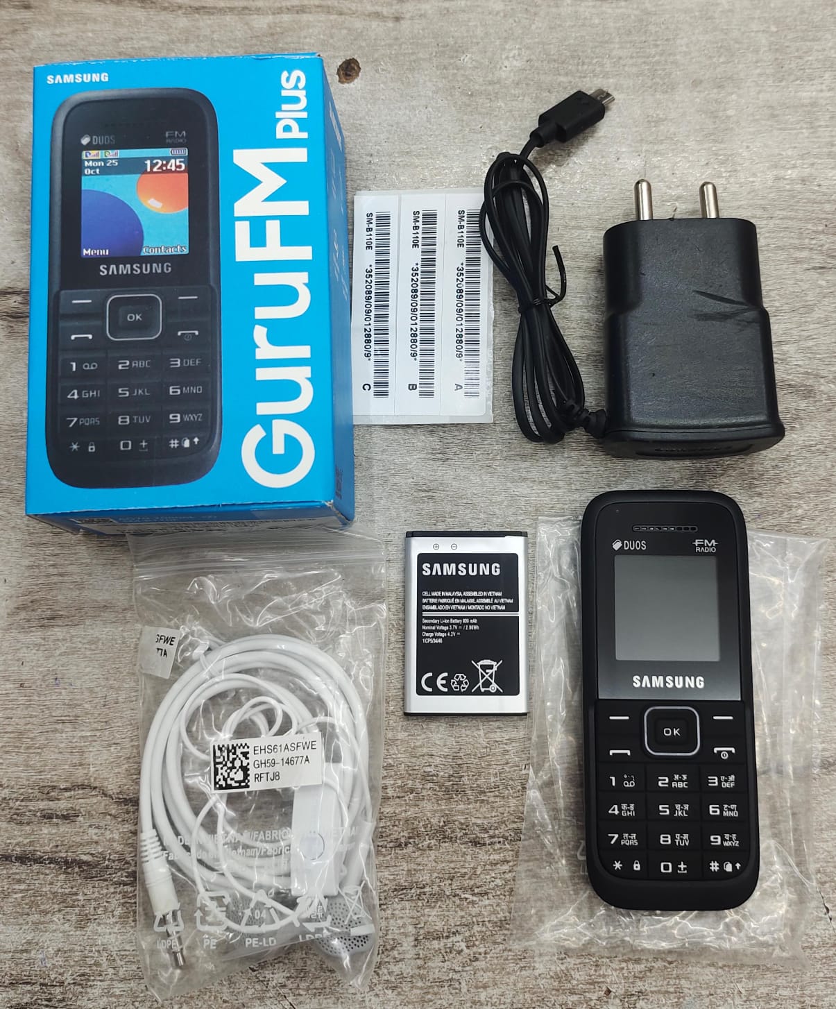 Samsung Guru FM Plus Dual SIM Feature Phone with Accessories
