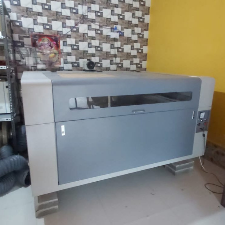 Small Size 60w/ 80w High-Precision CO2 Laser Cutting Machine for MDF and Acrylic
